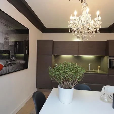 Tour Eiffel Appartement *