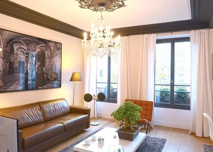 Tour Eiffel Appartement *